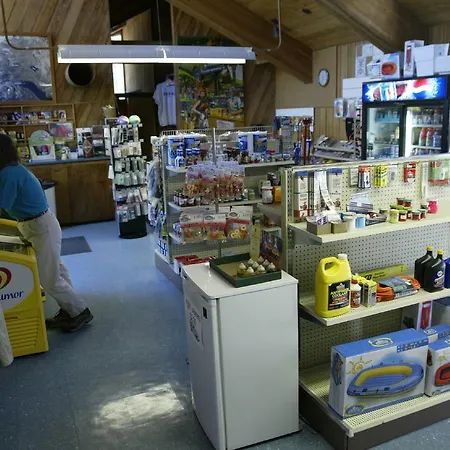 Snowflower Camping Resort Cabin 4